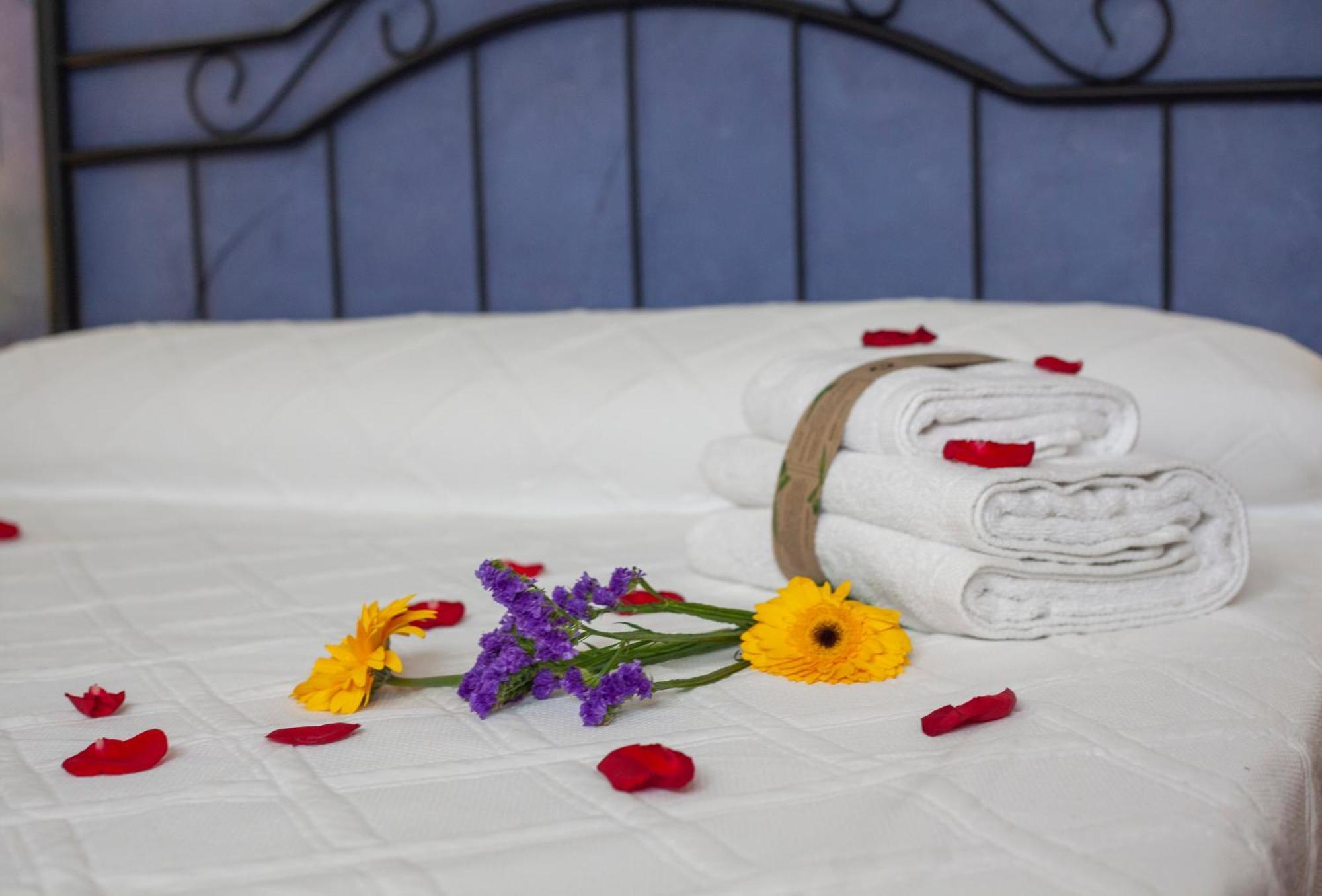 Apartamentos La Granja Hinojares ภายนอก รูปภาพ